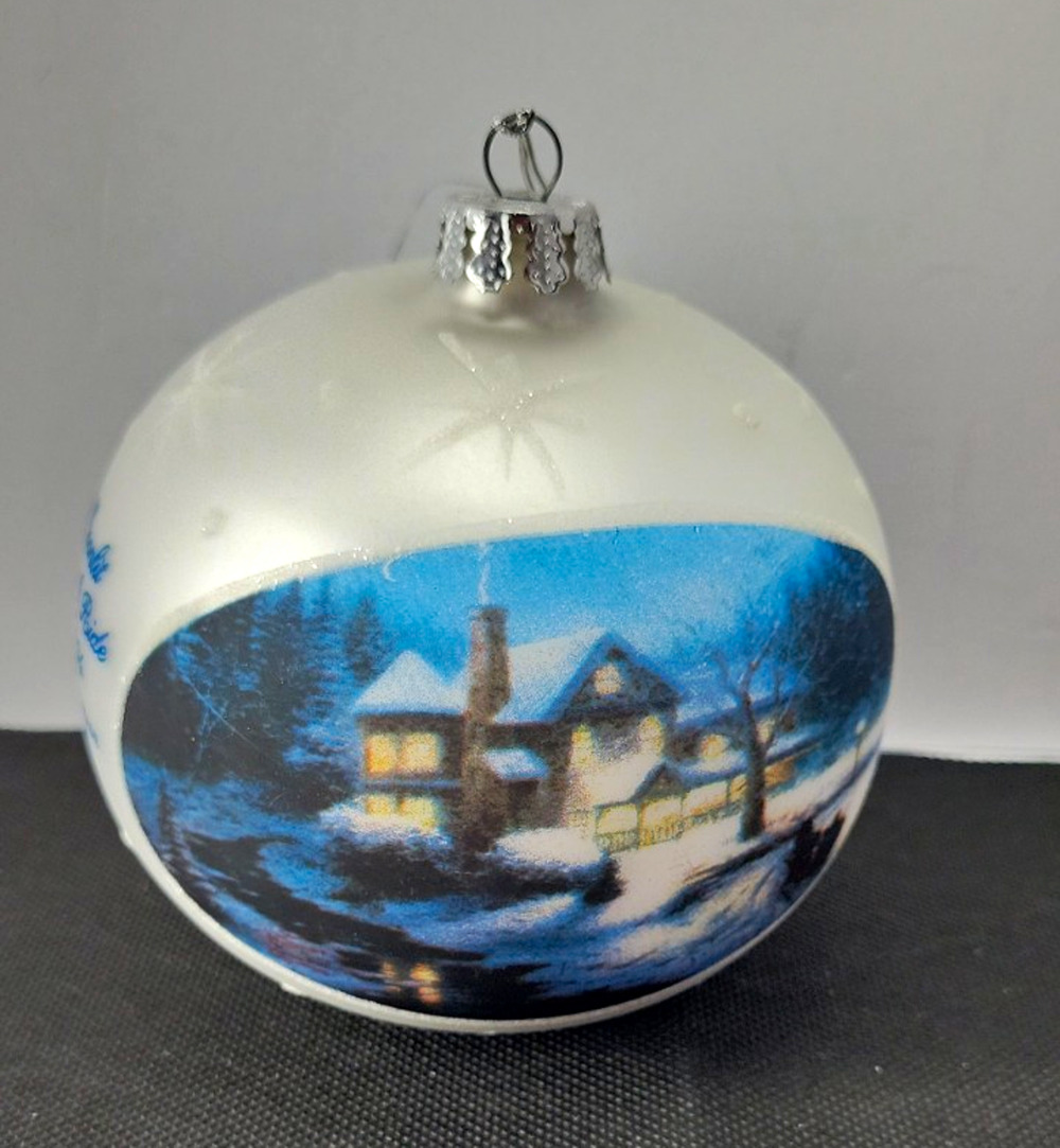 Thomas Kinkade Moonlit Sleigh Ride 2004 Christmas Hanging Ornament Round 4"